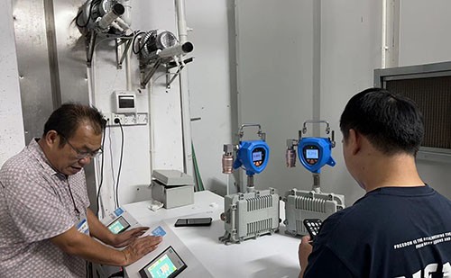 移動(dòng)式防爆型多合一氨氣檢測(cè)儀